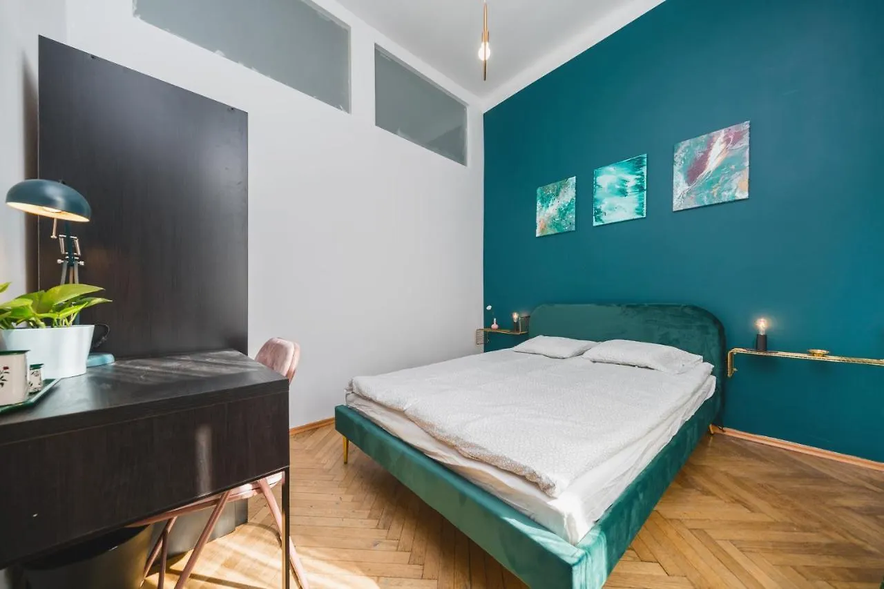 2 Bedroom Apartment Next To The Main Railway Station - By Upstairs Krakow