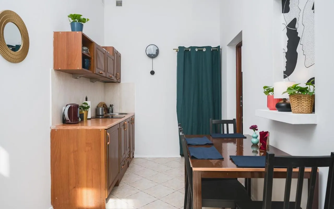 2 Bedroom Apartment Next To The Main Railway Station - By Upstairs Krakow