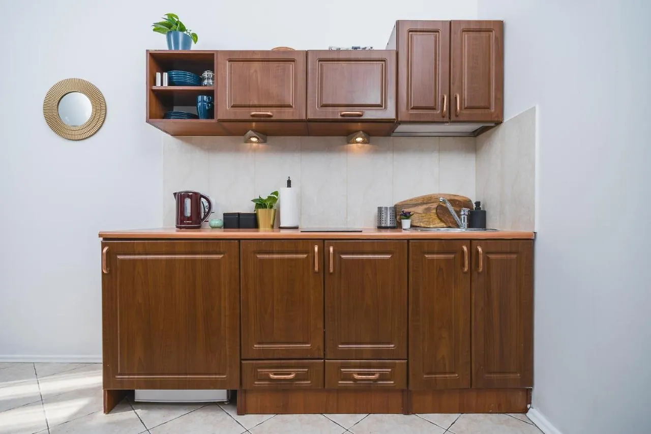 2 Bedroom Apartment Next To The Main Railway Station - By Upstairs Krakow Poland