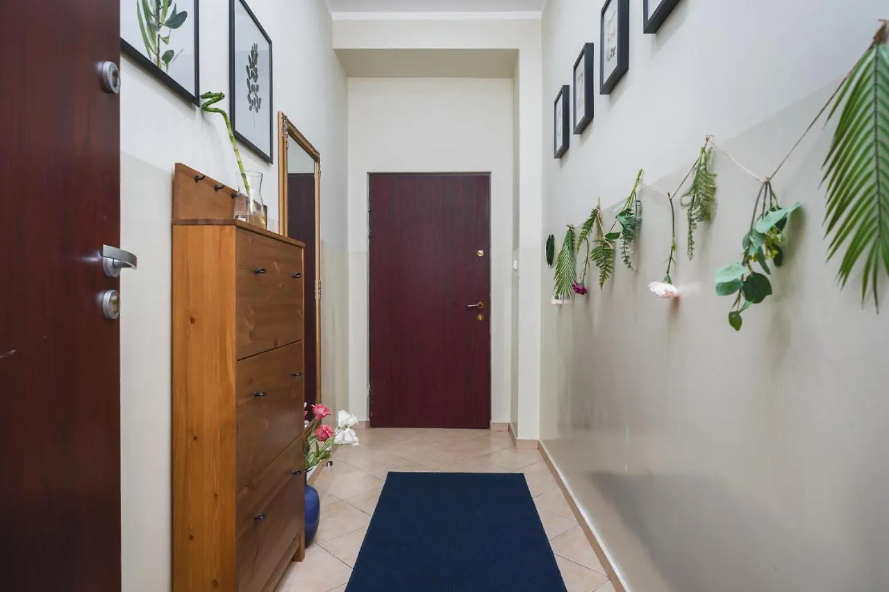 2 Bedroom Apartment Next To The Main Railway Station - By Upstairs Krakow Poland