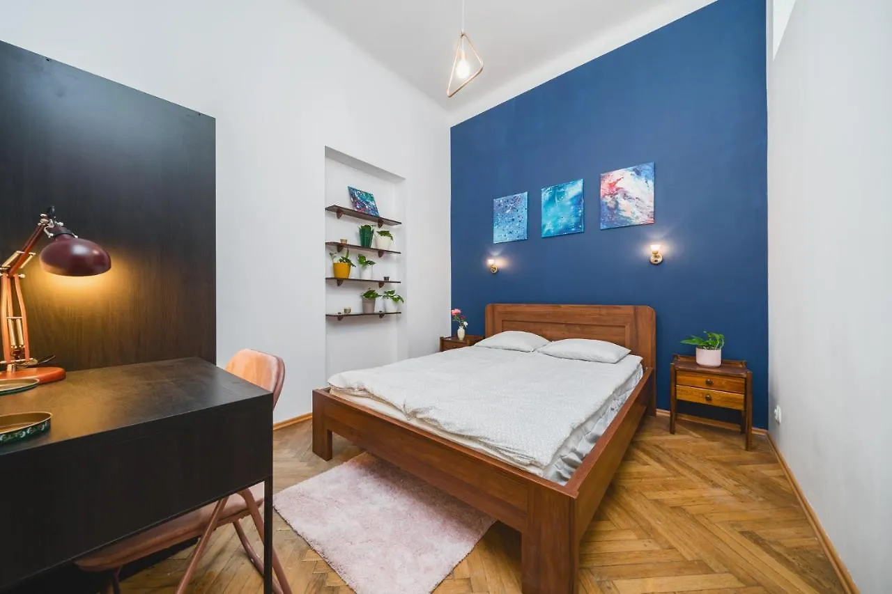 2 Bedroom Apartment Next To The Main Railway Station - By Upstairs Krakow