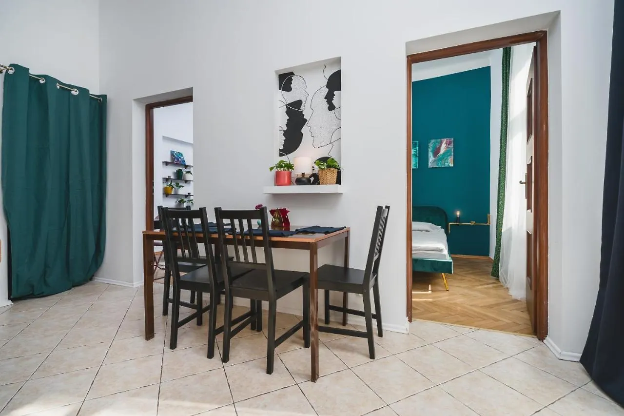 2 Bedroom Apartment Next To The Main Railway Station - By Upstairs Krakow